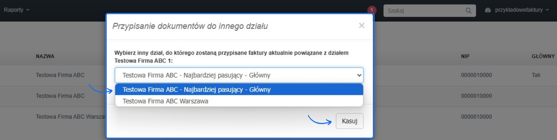 Okno 'Przypisanie dokumentów do innego działu' w Fakturownia.pl. Użytkownik wybiera nowy dział dla faktur przed usunięciem 'Testowa Firma ABC 1'. Widoczny przycisk 'Kasuj'.