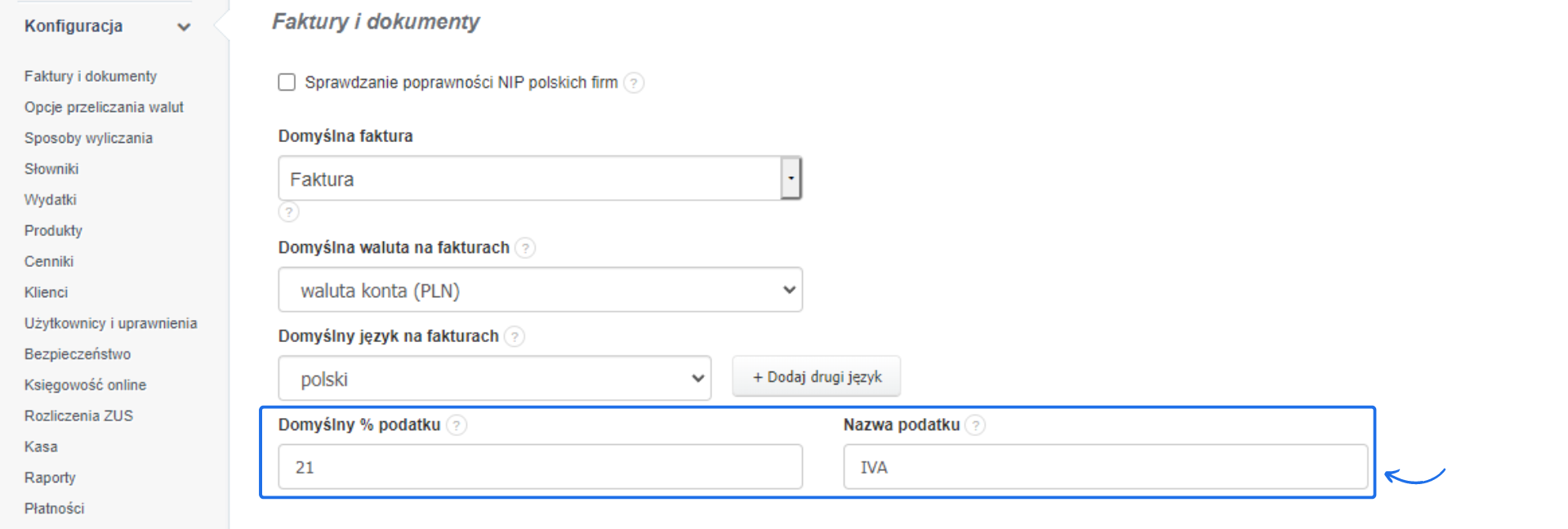 Ekran konfiguracji w programie Fakturownia z zaznaczonym polem domyślnego procentu podatku 21 i nazwy podatku IVA.