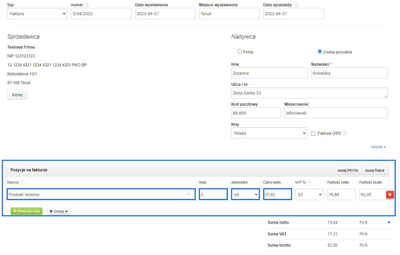 Formularz tworzenia faktury w systemie Fakturownia z sekcją dotyczącą produktu, gdzie wskazana jest jego nazwa, ilość i jednostka oraz cena i stawka podatku.