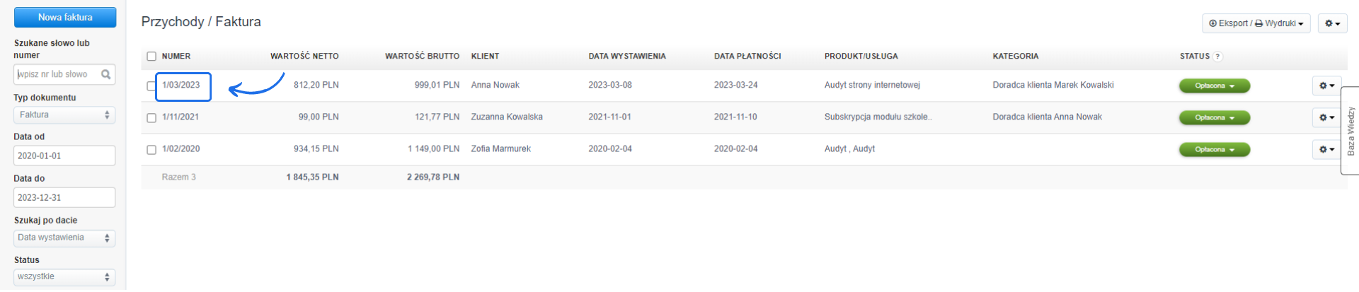 Lista przychodów w Fakturowni, pokazująca faktury z kolumnami numer, wartość netto, wartość brutto, klient, data wystawienia, data płatności, produkt/usługa, kategoria i status.