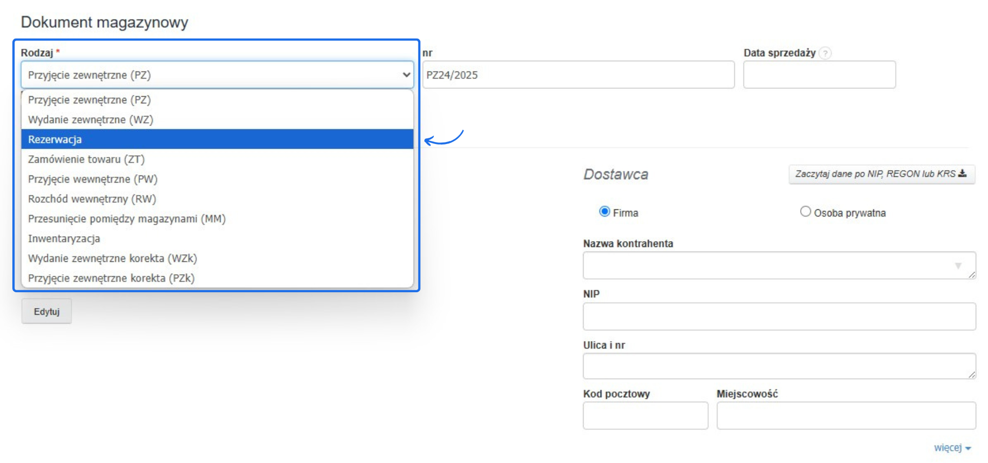 Formularz nowego dokumentu magazynowego z rozwiniętym menu wyboru rodzaju dokumentu i zaznaczoną opcją 'Rezerwacja'.