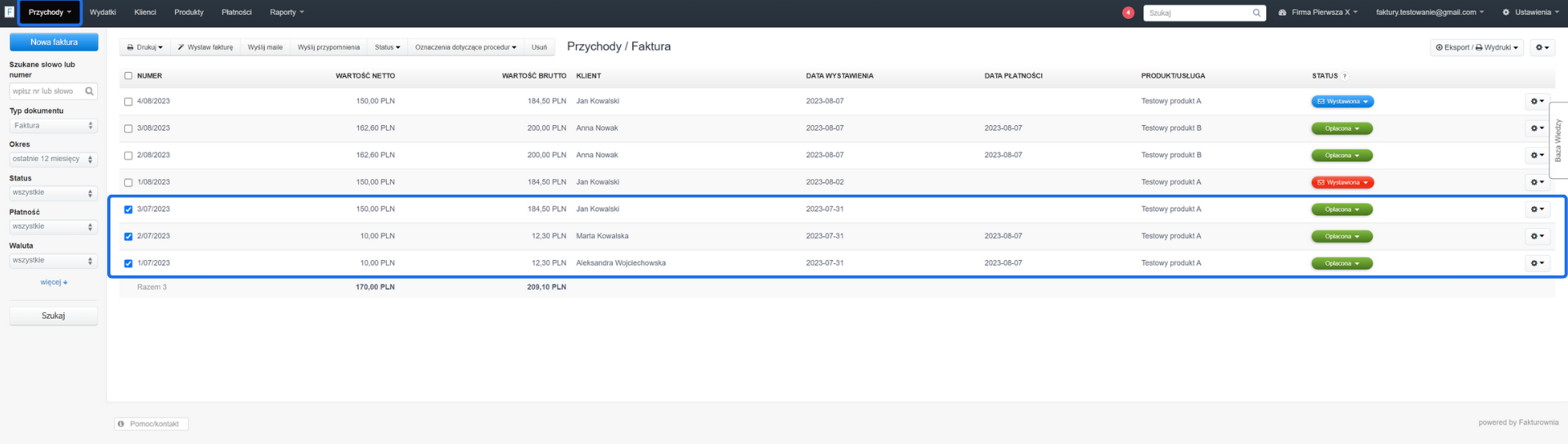Lista faktur w systemie Fakturownia.pl z widocznymi numerami, wartościami netto i brutto, klientami oraz statusami płatności.