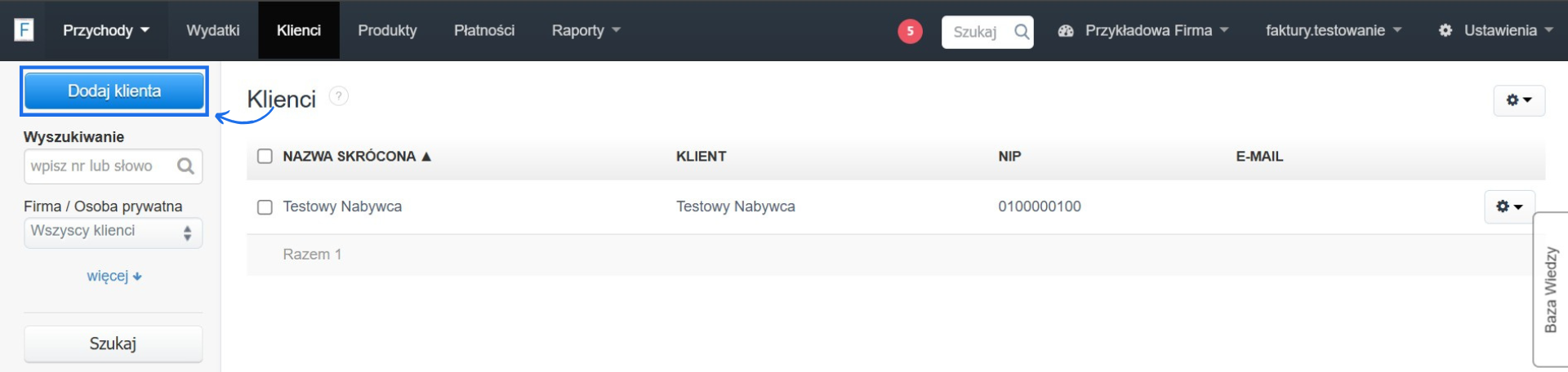 Lista klientów dodanych do bazy na koncie w systemie do fakturowania online z możliwością dodania kolejnego klienta za pomocą dedykowanego przycisku.