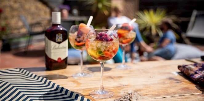 Ballantine’s Summer Whisky Cocktail Finest Fruit Pop