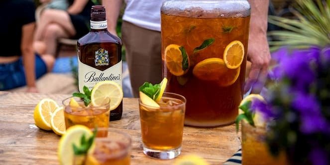 Ballantine’s Summer Whisky Cocktail Peach Tea Punch