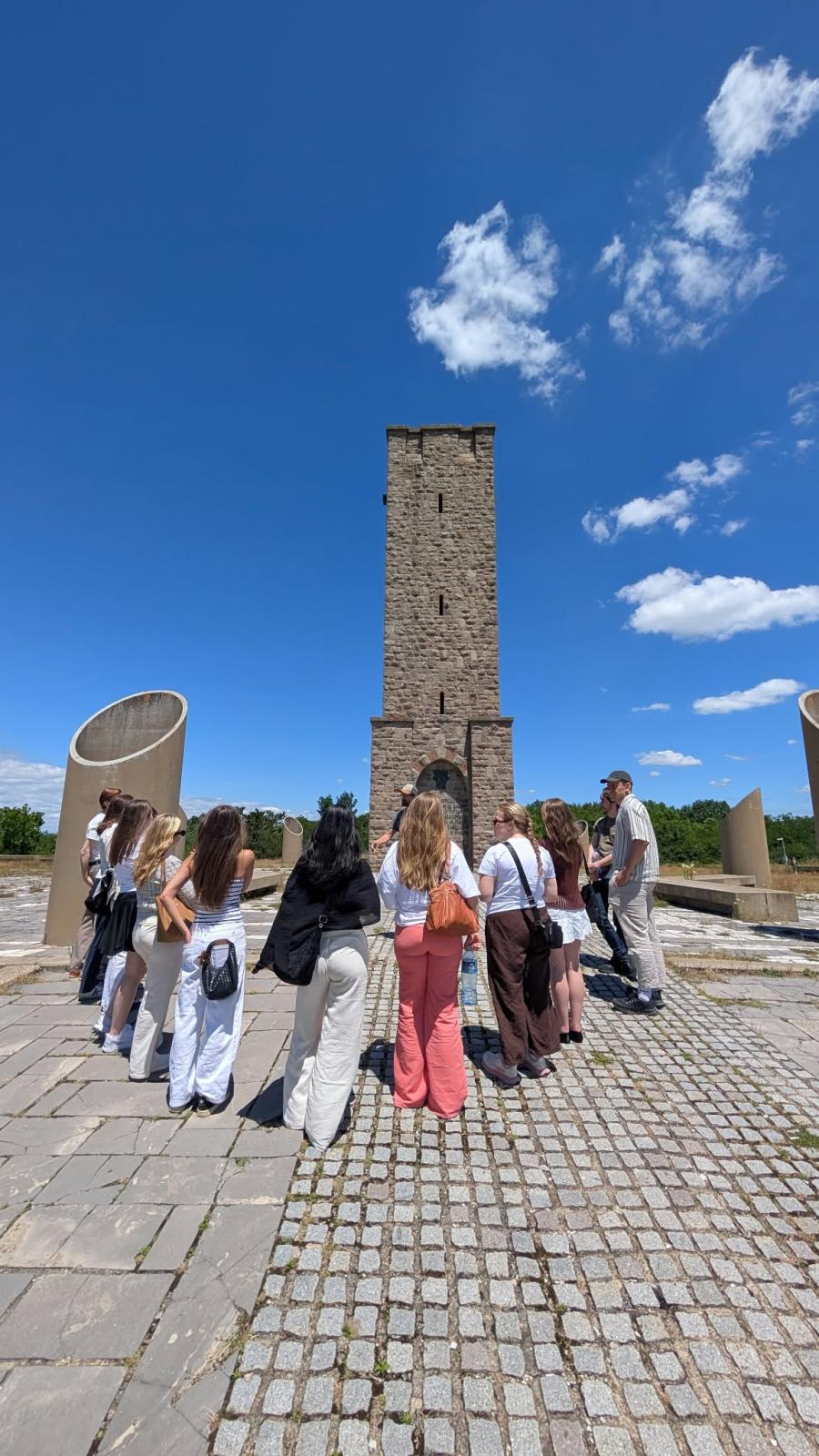 Gazimestan-monumentet på Kosovo-sletten
