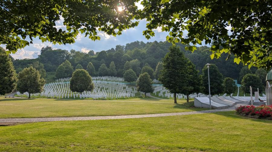 Gravplassen ved Srebrenica Memorial Center