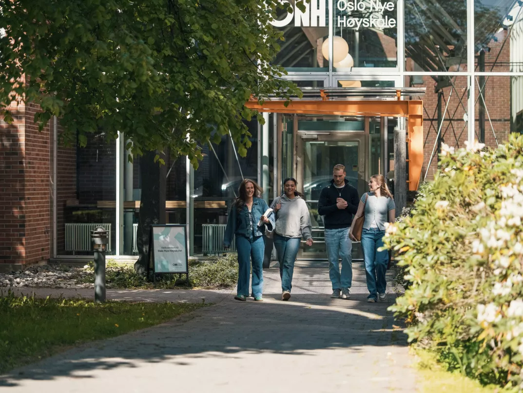 fasaden av campus adamstuen 