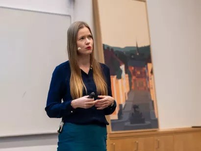 Kjersti Skarstad holder foredrag