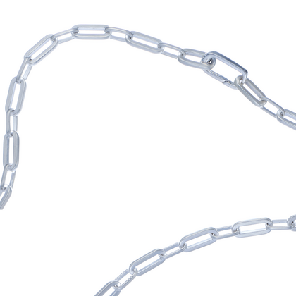 The structural links of the men's Honest Silver Chain have a subtle matte finish which contrasts with the high shine of the clasp