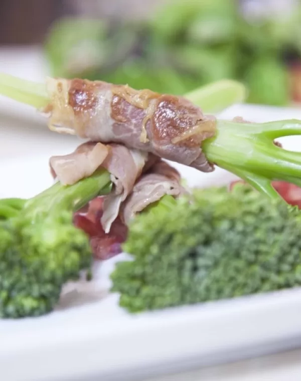 Bimi® brócoli envuelto de ibérico