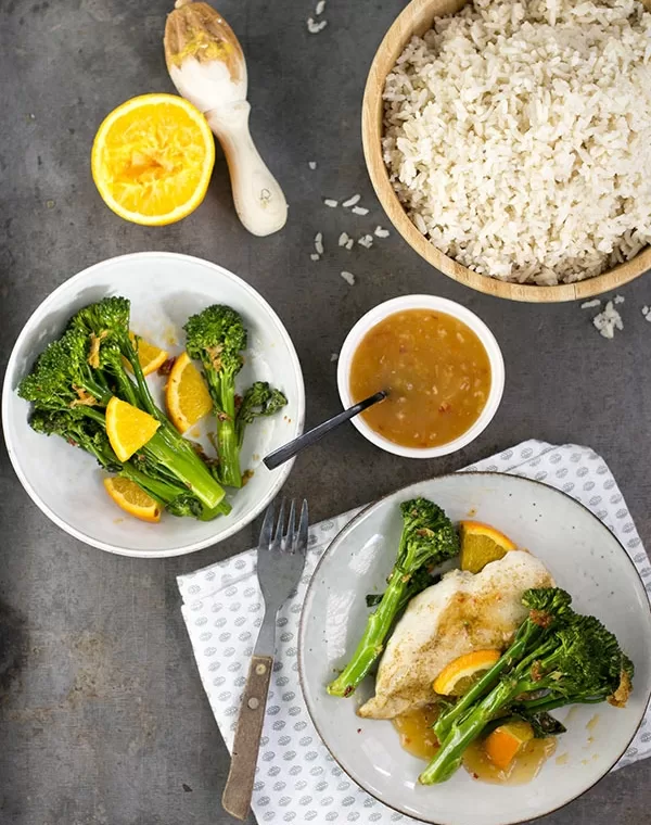 Bimi® broccoli met kipfilet in gember-sinaasappelsaus