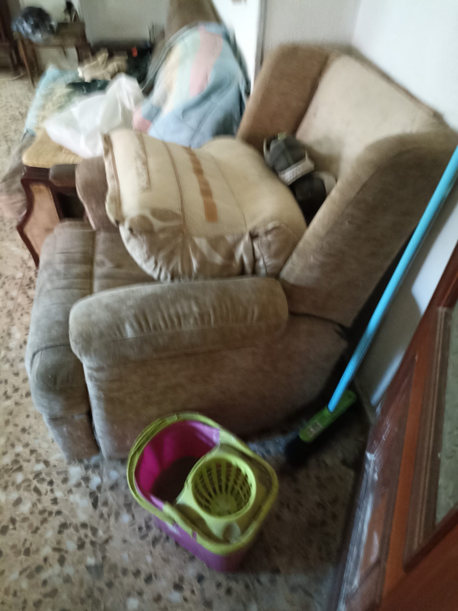 Empresa de recogida y reciclaje de muebles viejos y trastos en El Pla de Santa Maria - ¡Trabajamos por un futuro sostenible!