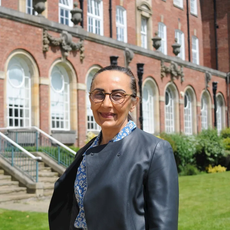 Vini-Lander-in-front-of-JG