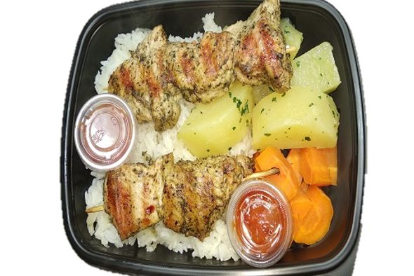 Menu Brochettes de dinde + Eau 50cl + Yaourt