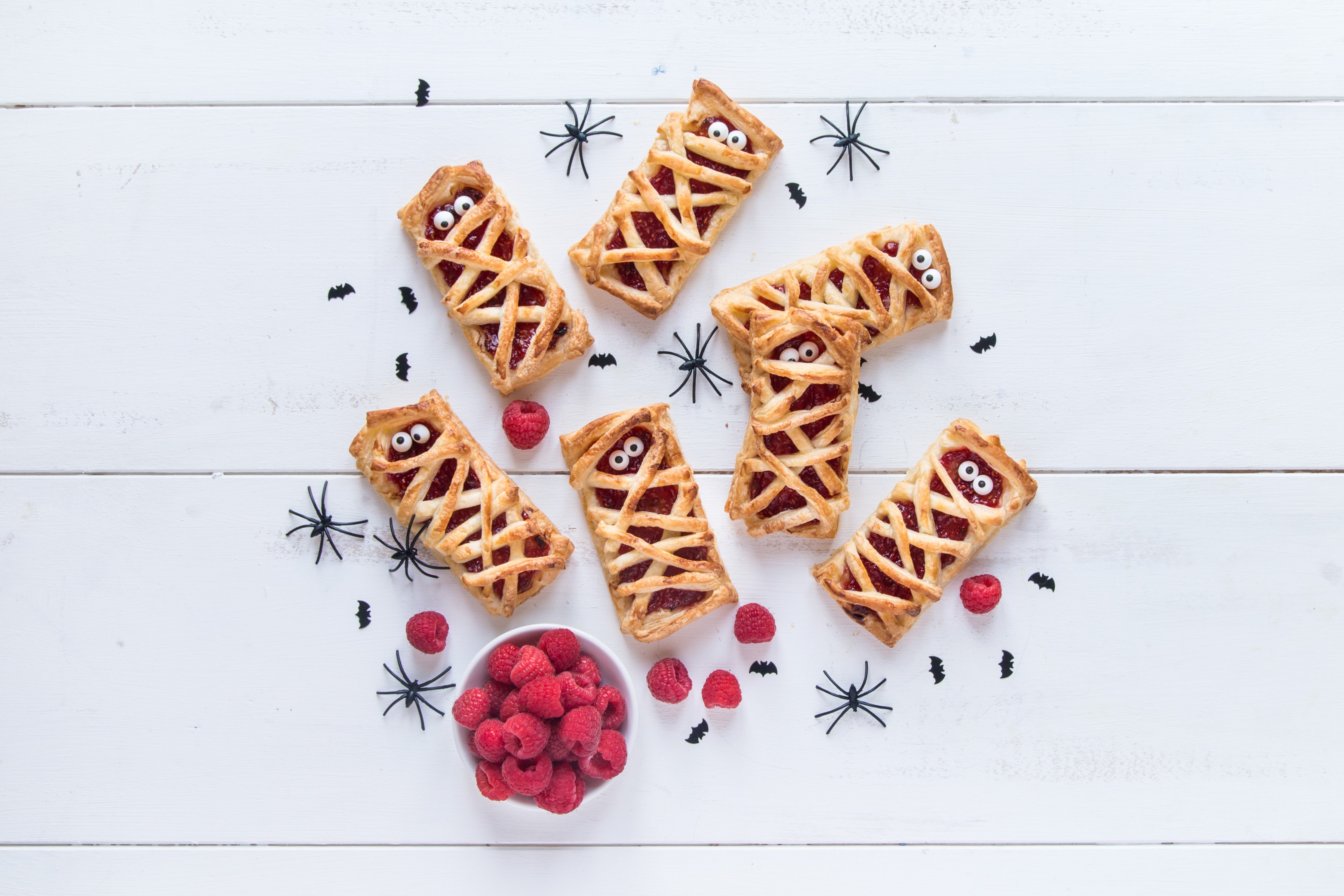 Berry World Raspberry puff pastry mummies Overhead 3 75j1cakry