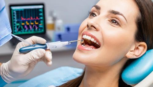 La conexión oculta entre tu salud bucal y tu bienestar general: lo que los dentistas no siempre te cuentan