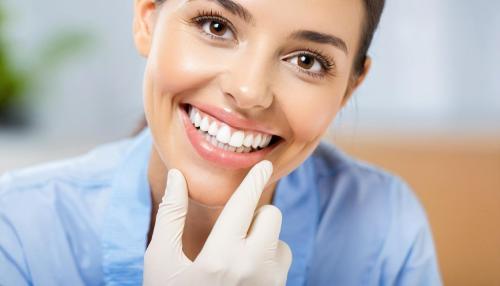 La conexión oculta entre tu salud bucal y tu bienestar general: lo que los dentistas no siempre te cuentan