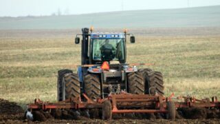 ‘Spring crops behind by two weeks’