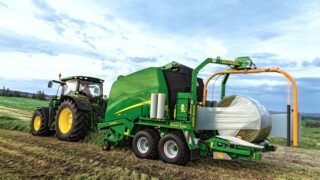 New variable chamber wrapping baler from John Deere
