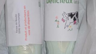 Pics: Farmers send fresh milk to Juncker for not reacting to Hogan letter