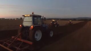 Video: Sowing corn with four restored Ford tractors