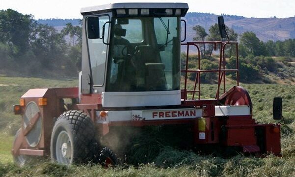 Freeman 280SP self-propelled small square baler