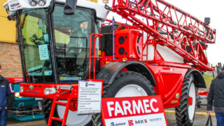 Video: Big but ‘light’ Bargam sets the scene for spraying