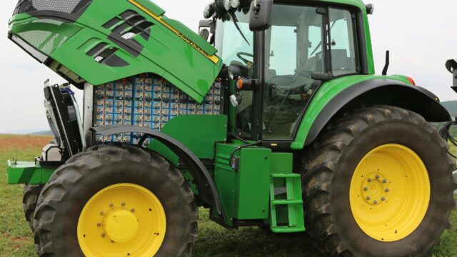 John Deere SESAM electric tractor