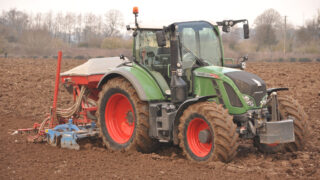 Chart: Fendt holds 4 of the 5 top positions in German tractor rankings