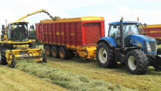 Pics: Army of wagons and a truck tackle silage in the midlands