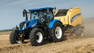 New dual-clutch, 8-speed powershift from New Holland