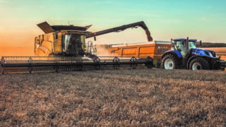 Sit back and relax: Medal-winning combine sets itself