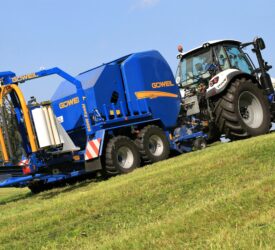 The ultimate ‘go-anywhere’ solution: A baler with ‘driven’ wheels