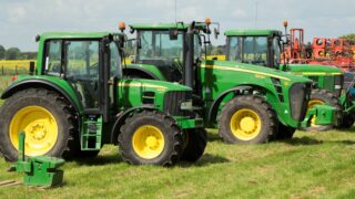 Auction report: Classic and modern John Deeres go under the hammer