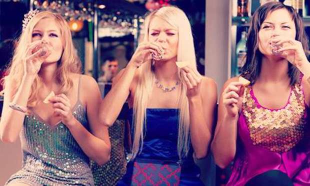 Hen Weekend, Hen Party and Hen Do - Bar Crawl - Activities