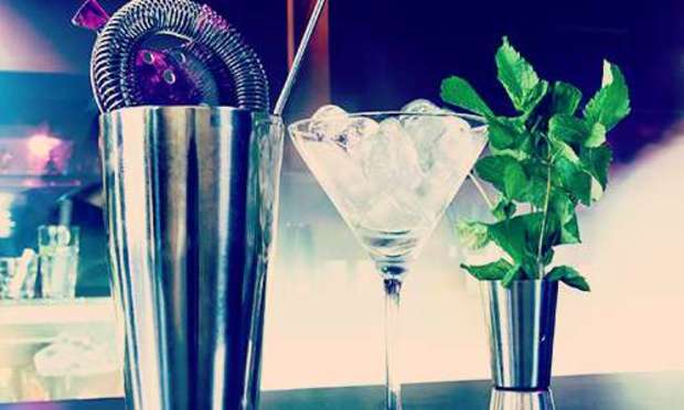 Hen Party, Hen Weekend & Hen Do Luxury Cocktail Making Activity