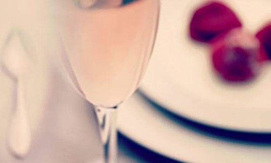 Edinburgh - Hen Party Ideas & Activities - Prosecco and Strawberries