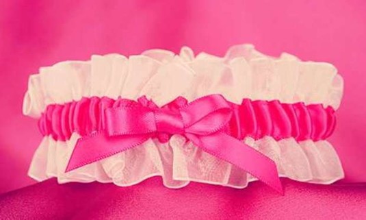 London - Hen Party Ideas & Activities - Garter Making