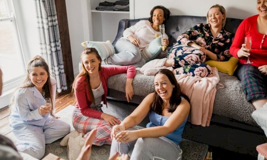 Girls in pyjamas enjoying a pamper day