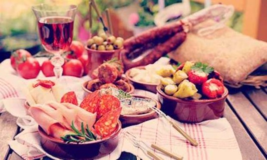 Puerto Banus - Wine and Tapas Tour - Hen Do Ideas