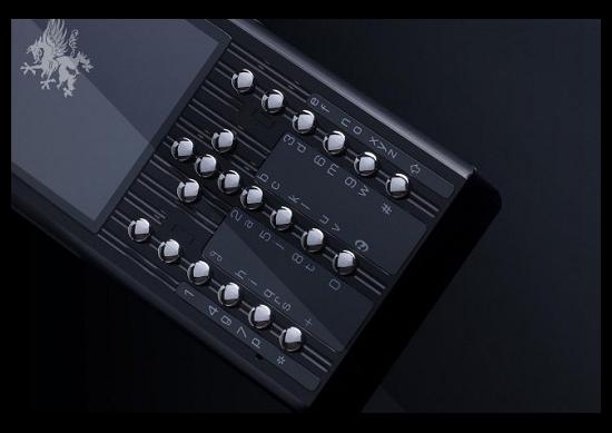 هاتف من Mobiado مصنوع من الألمونيوم بـ 1600 دولار