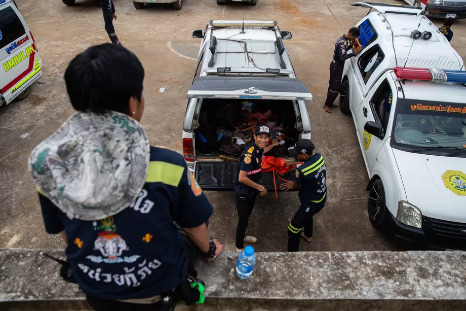 elon musk submarine SOS