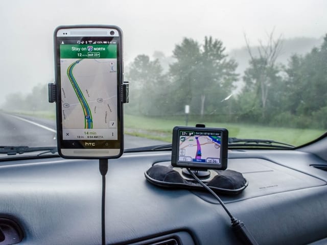 لماذا تستنفذ تطبيقات الخرائط وتحديد المواقع بطارية هاتفك؟