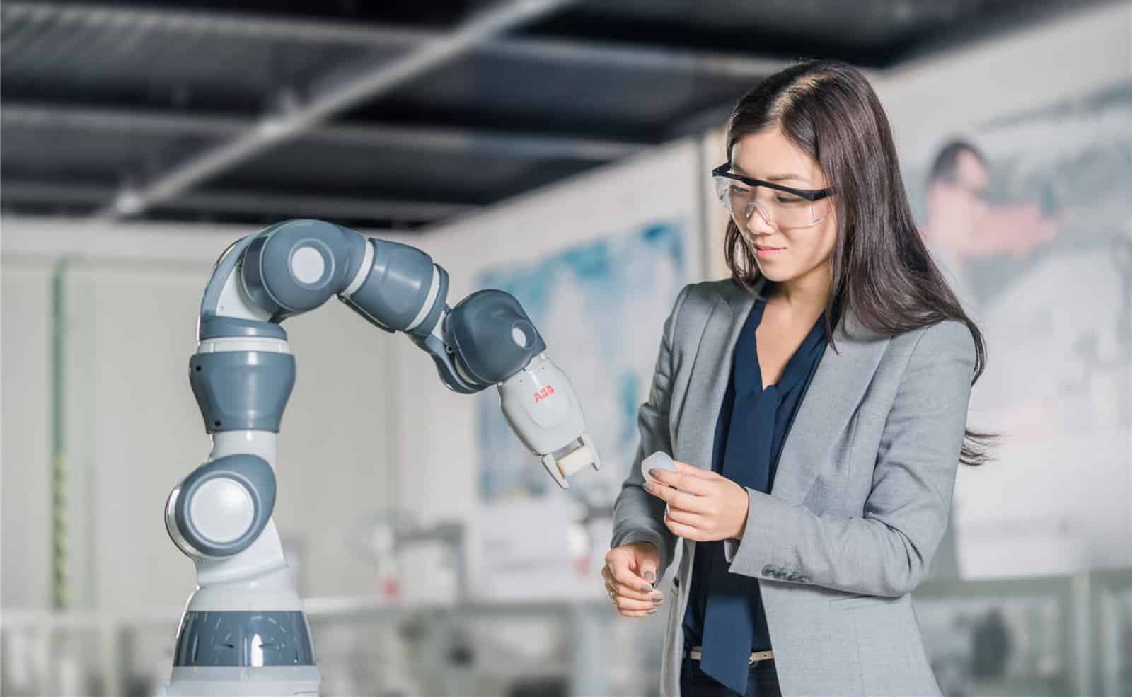 مجموعة ABB تستخدم الروبوتات لتصنيع روبوتات أخرى 1