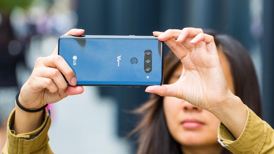 مراجعة تفصيلية لهاتف إل جي V40 ثينك الجديد