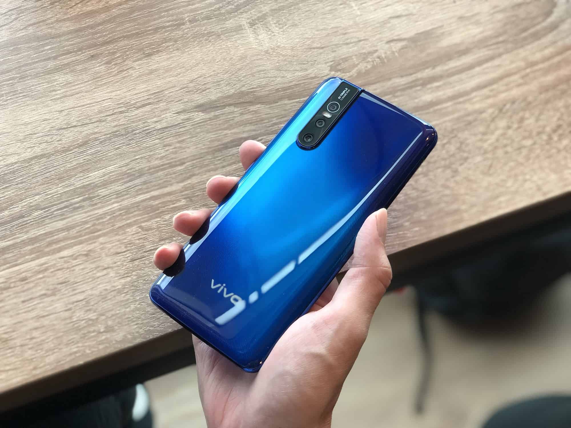 هاتف فيفو V15 blue