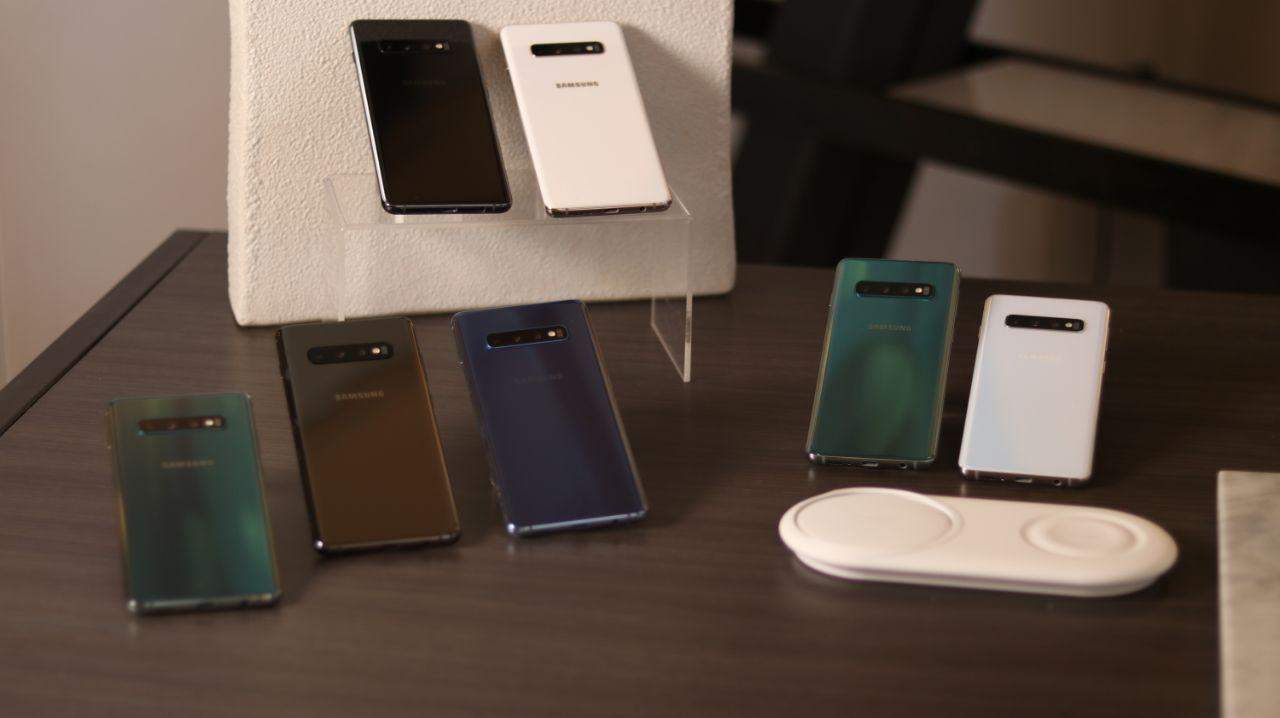 هواتف اس 10 الثلاثة