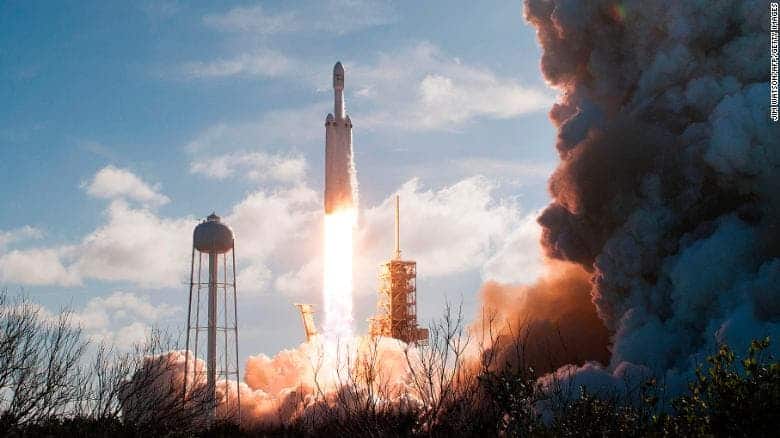 فالكون هيفي ينجح بإطلاق قمر عرب سات السعودي