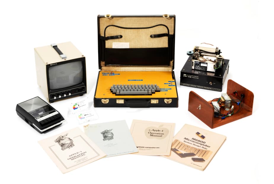 بيع حاسوب Apple I مقابل نصف مليون دولار تقريبًا